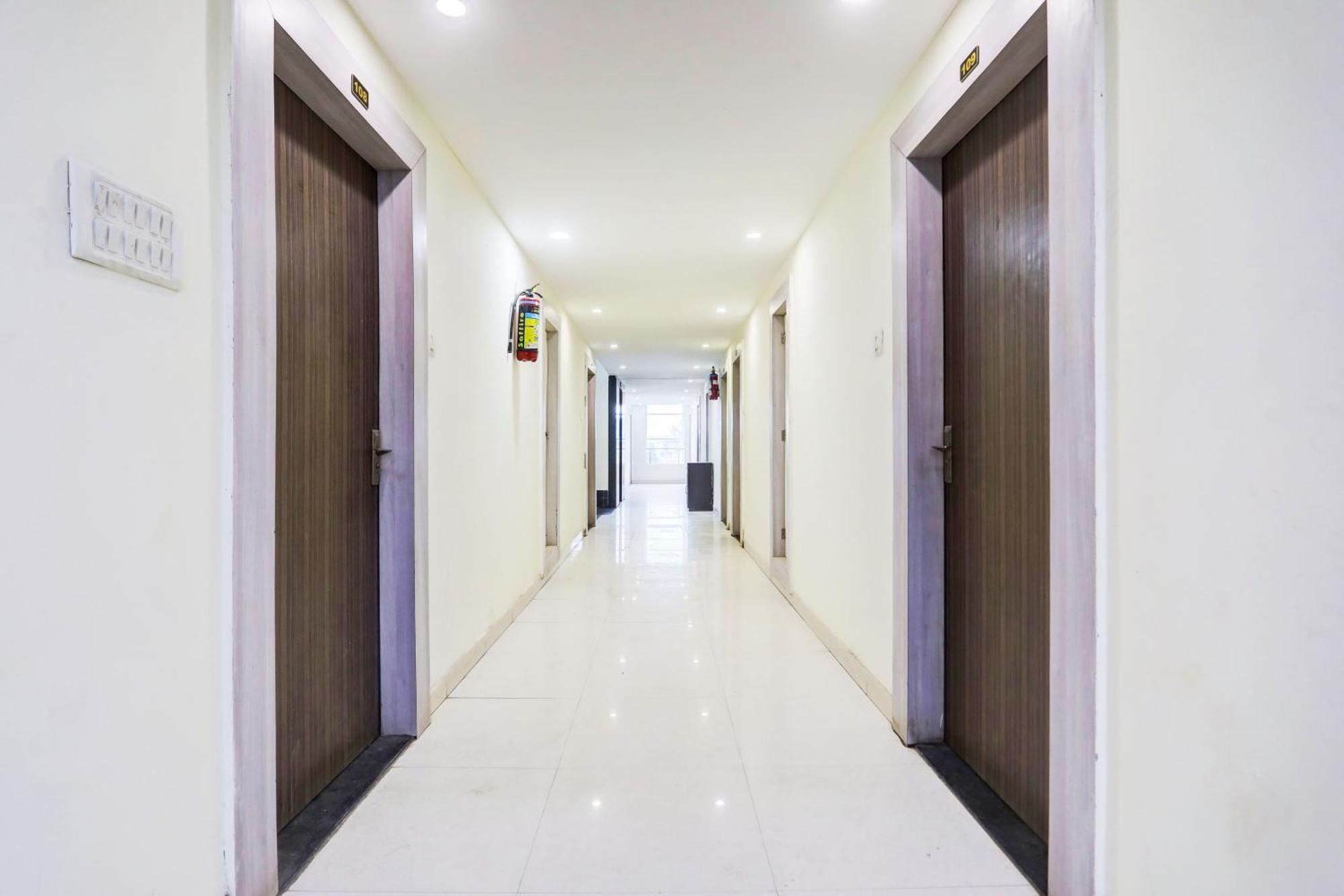 Super Townhouse Hoshangabad Road Near Aashima Mall Samarda Kaliāsot Zewnętrze zdjęcie