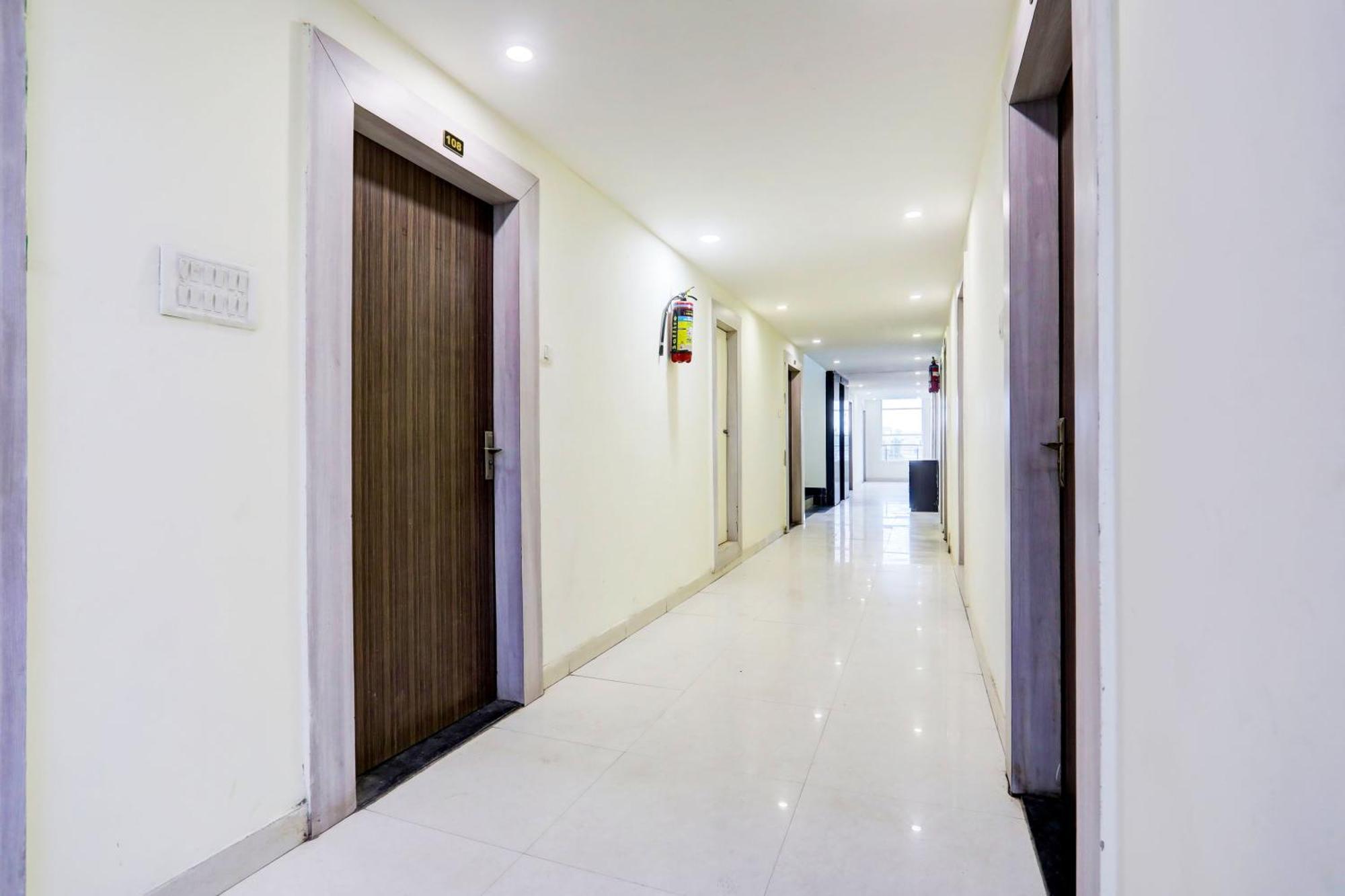 Super Townhouse Hoshangabad Road Near Aashima Mall Samarda Kaliāsot Zewnętrze zdjęcie